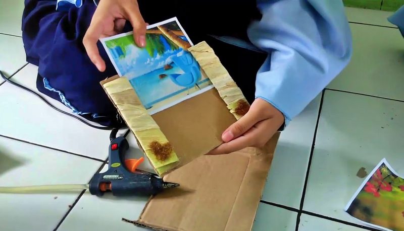 Kerajinan Frame Foto Kulit Jagung